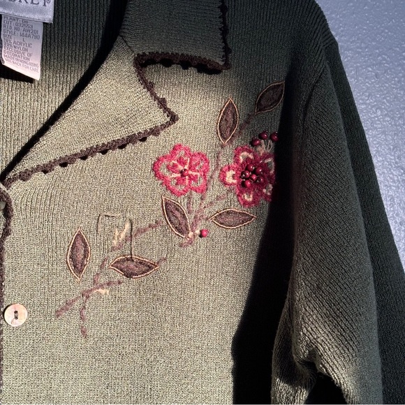 Vintage embroidered knit button up tee shirt - Picture 5 of 9